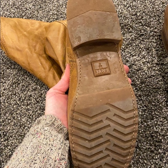 Frye - Picture 5 of 5